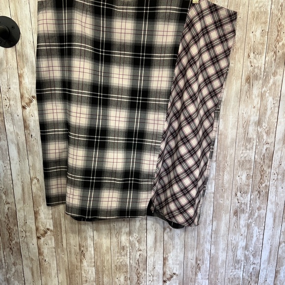 Cato Dresses & Skirts - Cato Black and White Asymmetrical‎ Pencil Skirt